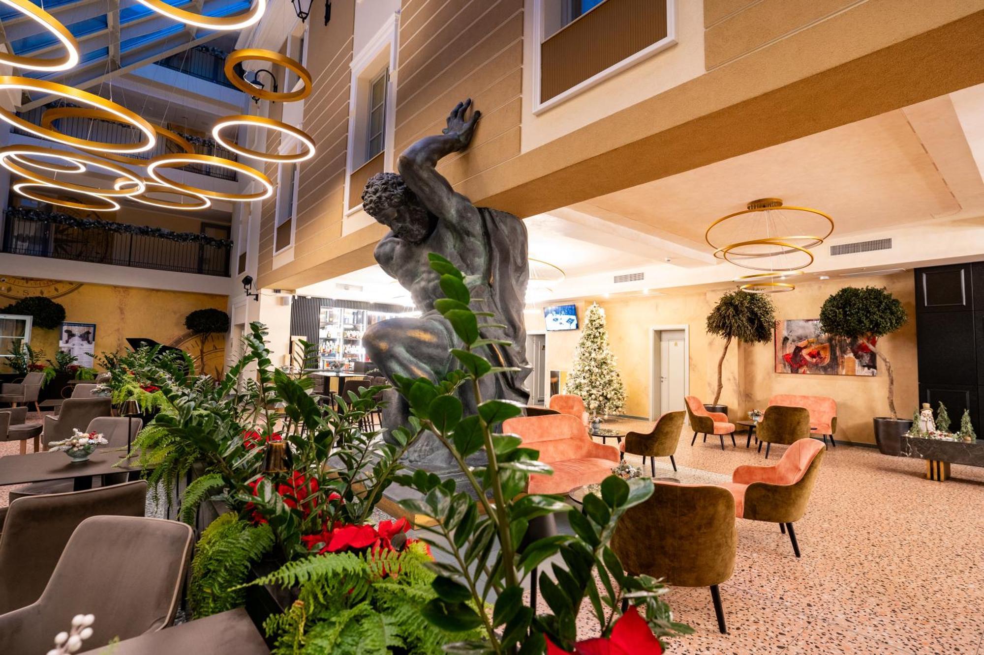 טימישוארה Atlas Hotel מראה חיצוני תמונה
