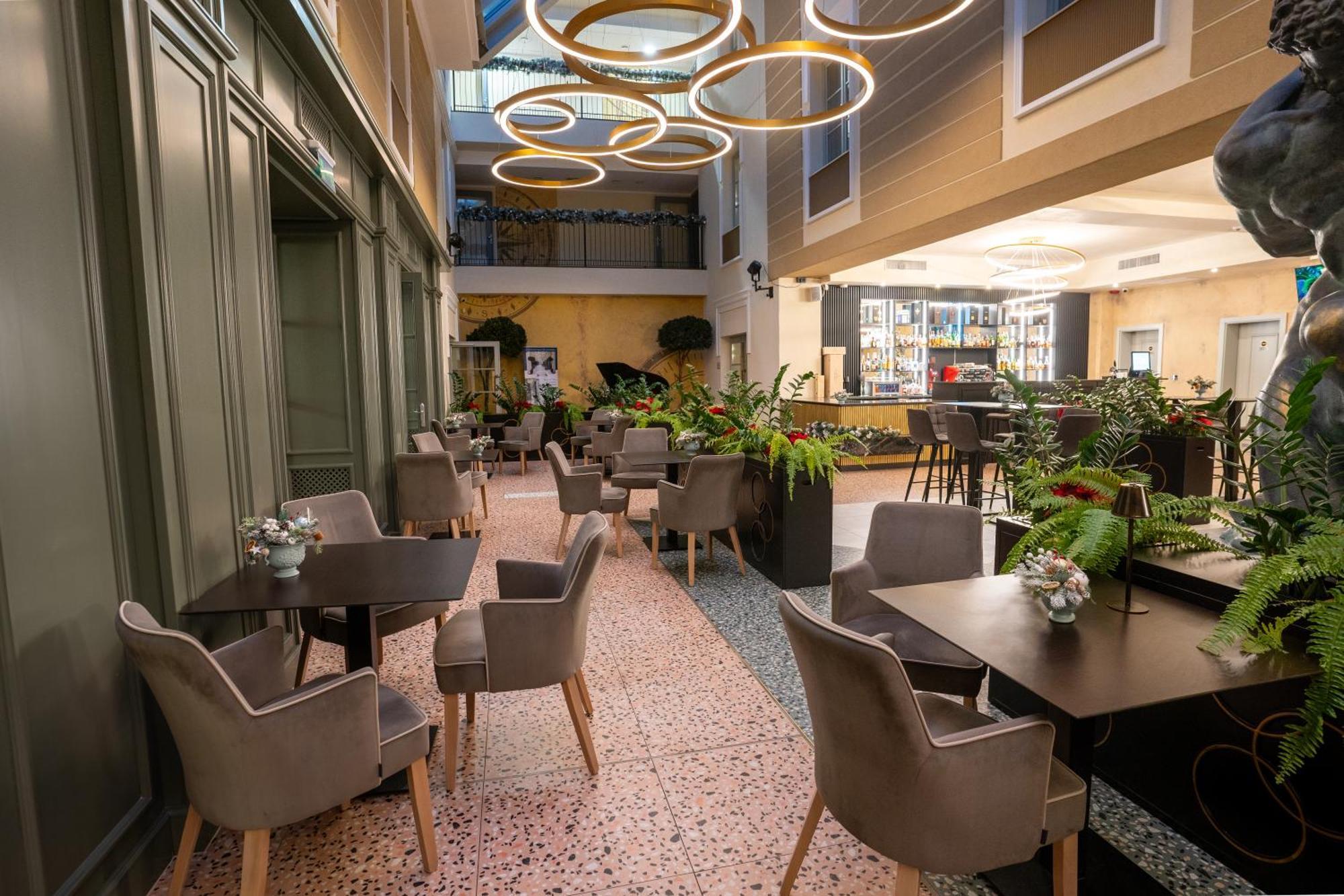 טימישוארה Atlas Hotel מראה חיצוני תמונה