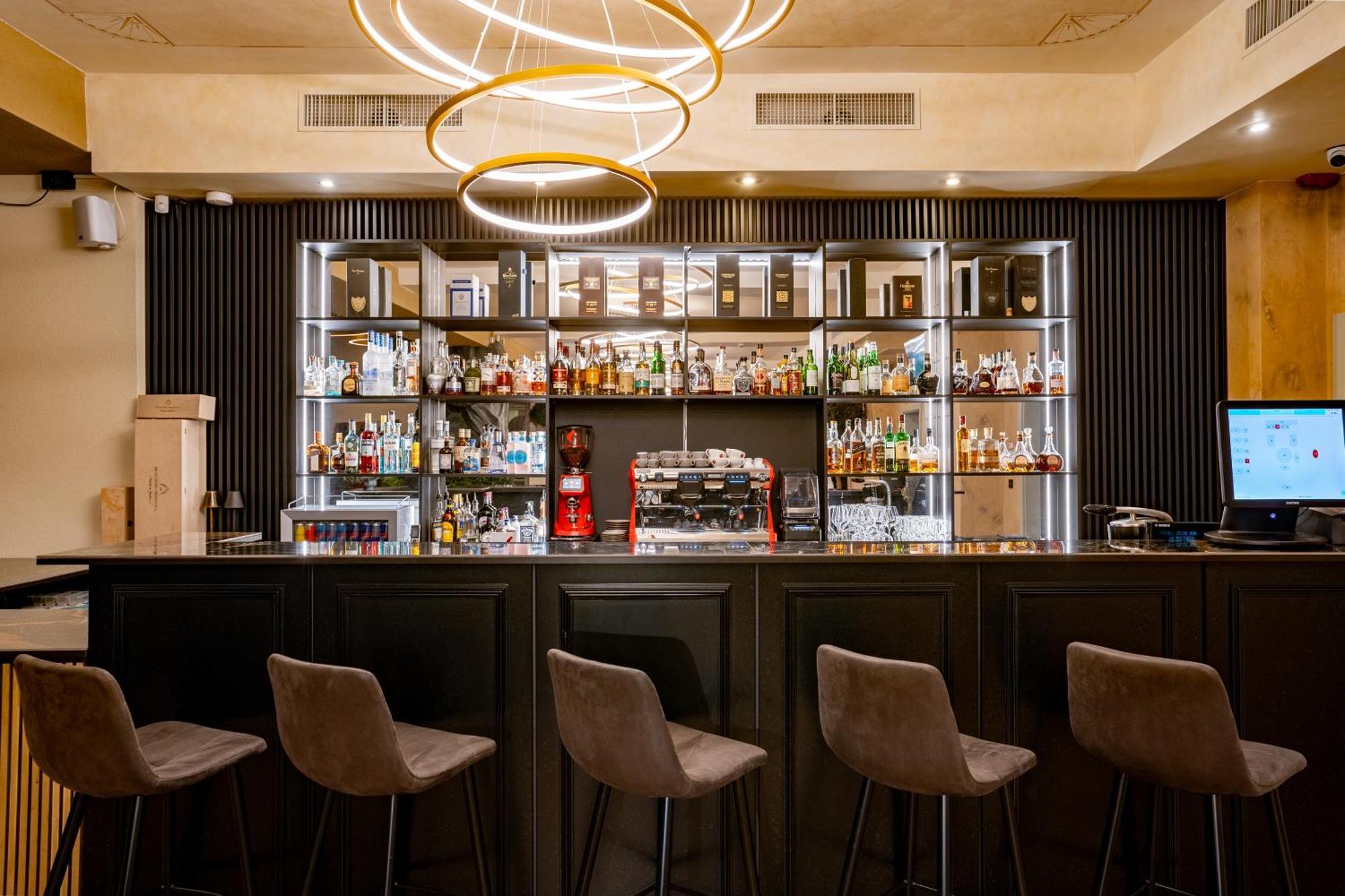 טימישוארה Atlas Hotel מראה חיצוני תמונה