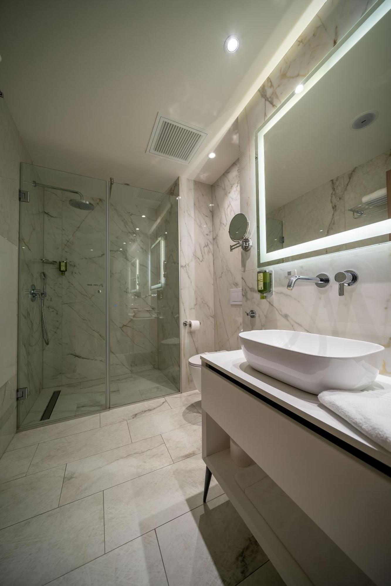 טימישוארה Atlas Hotel מראה חיצוני תמונה