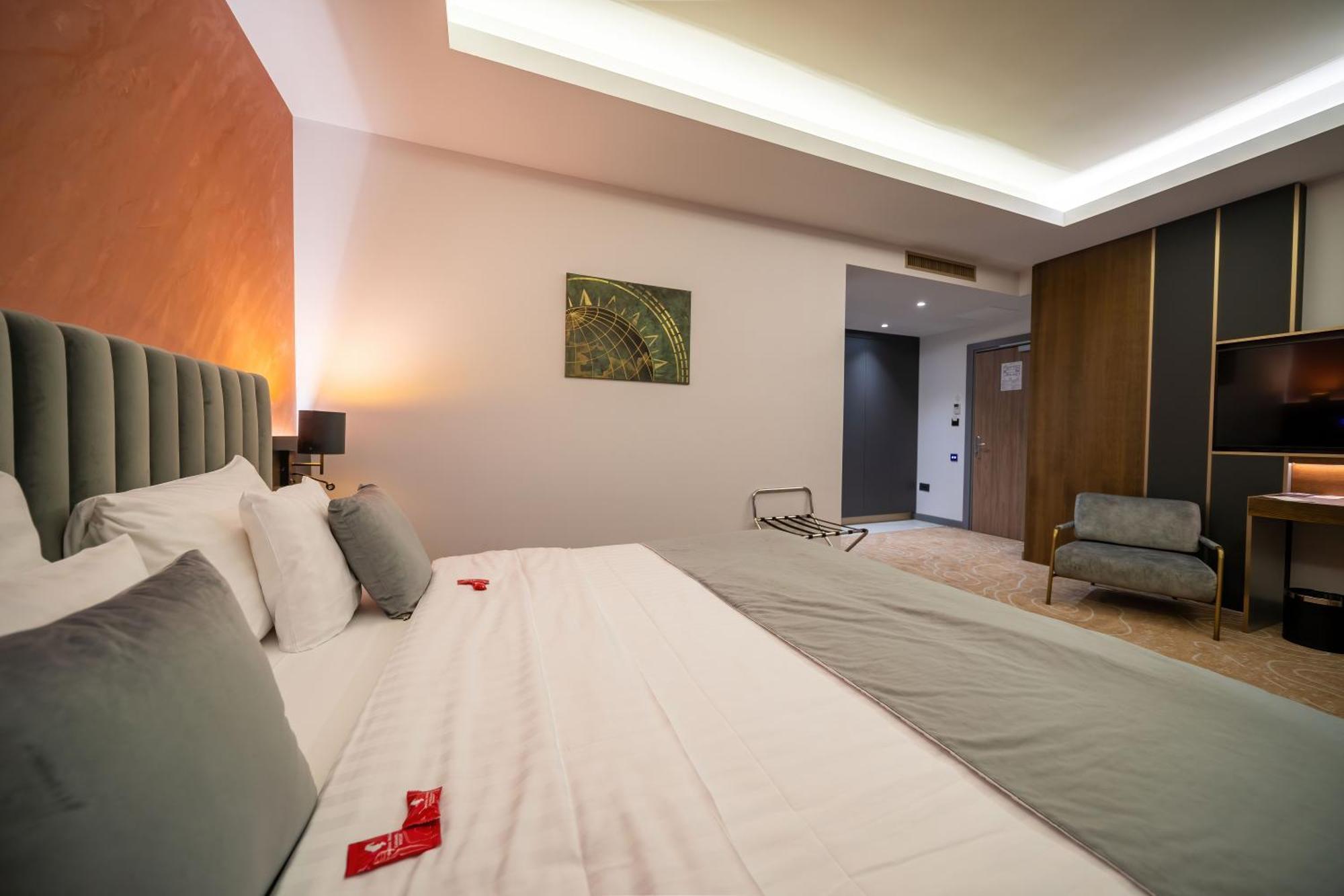 טימישוארה Atlas Hotel מראה חיצוני תמונה