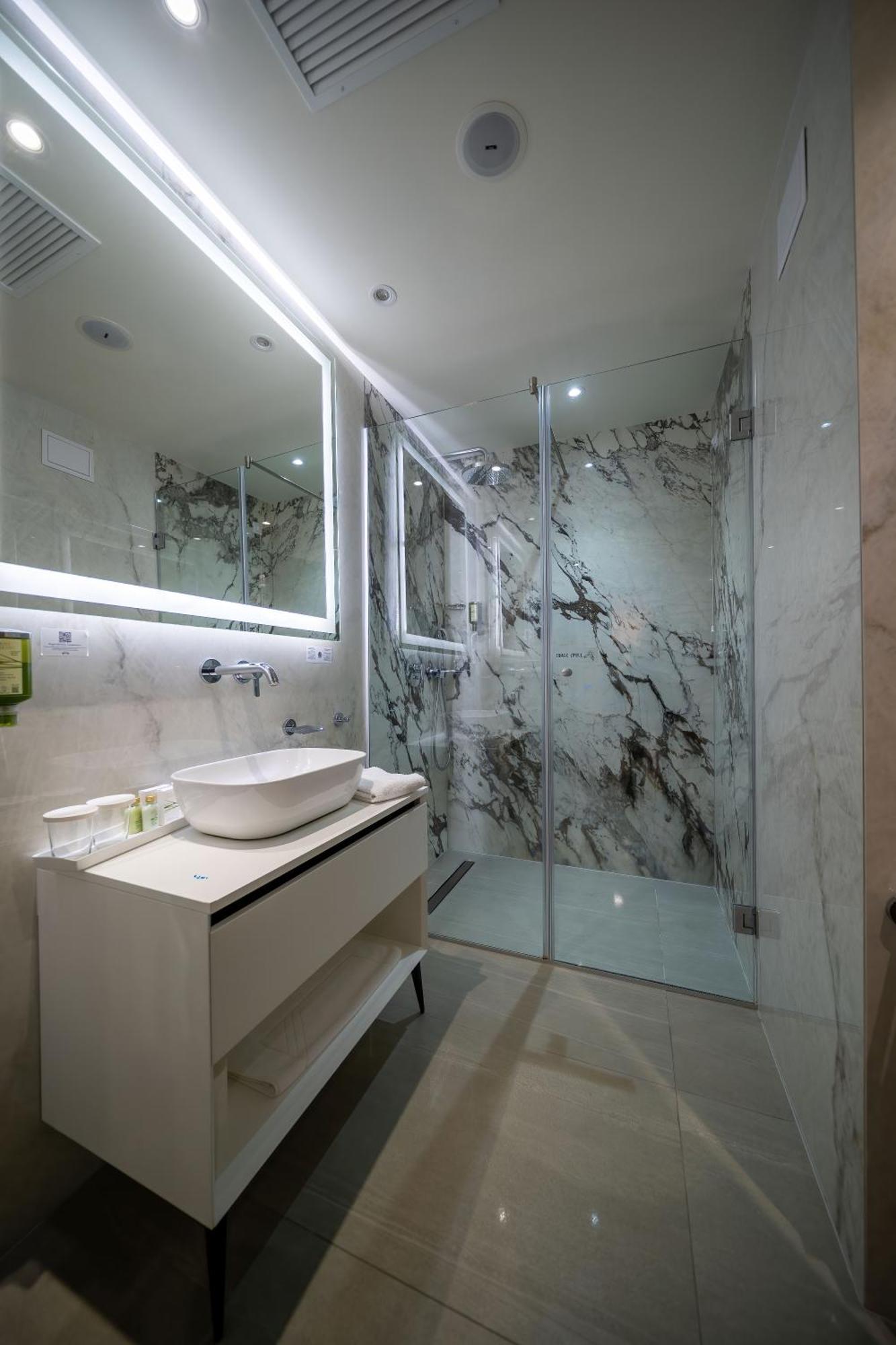 טימישוארה Atlas Hotel מראה חיצוני תמונה
