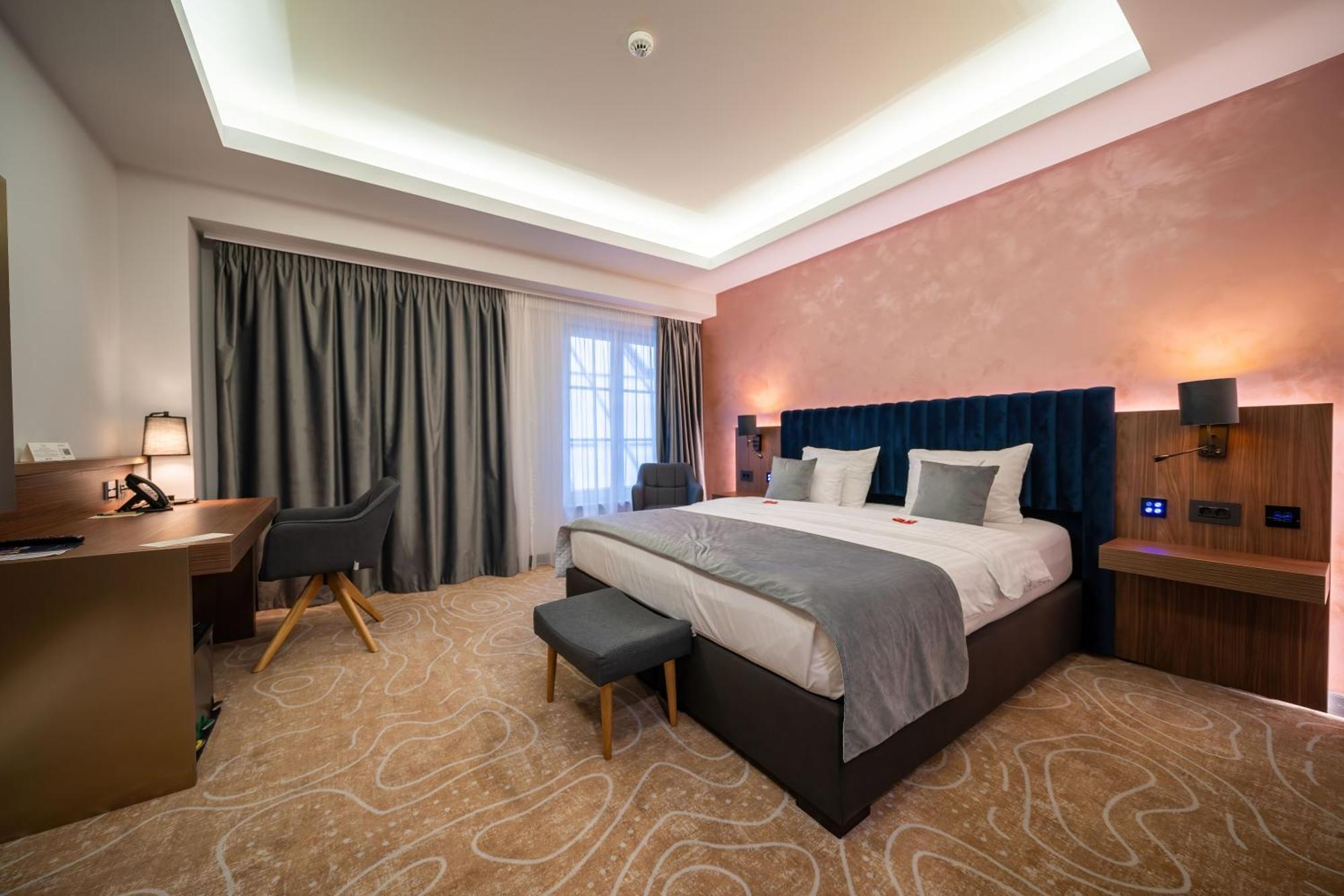 טימישוארה Atlas Hotel מראה חיצוני תמונה
