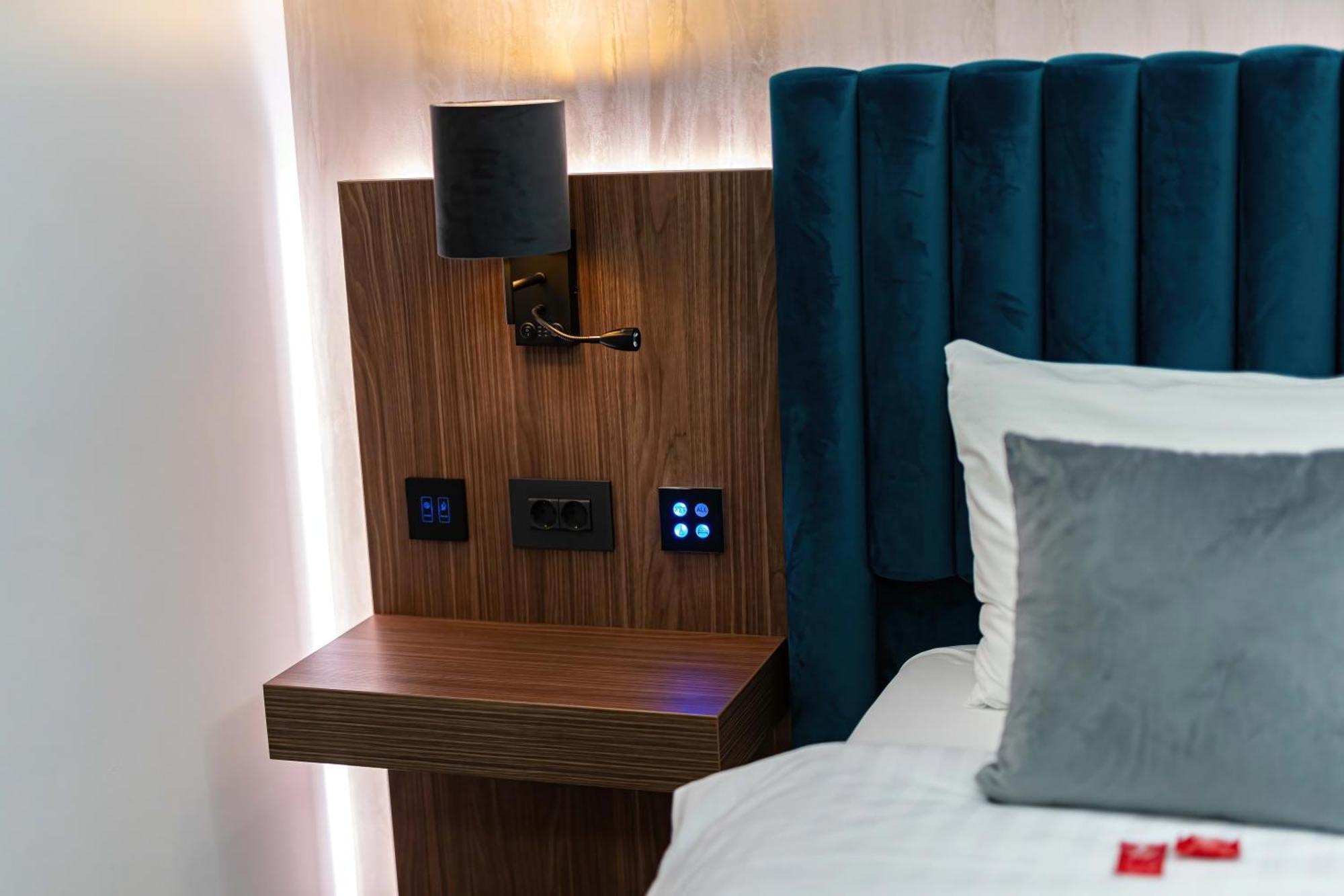טימישוארה Atlas Hotel מראה חיצוני תמונה
